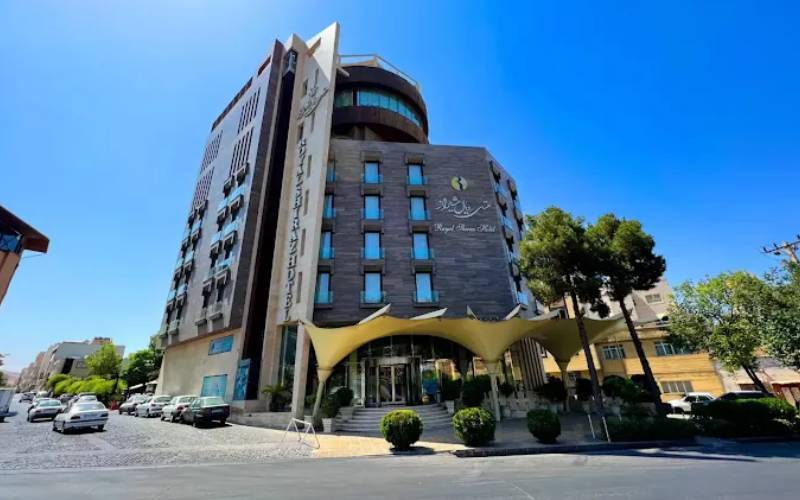 هتل‌های نزدیک دروازه قرآن شیراز؛ بهترین هتل‌ها با امکانات رفاهی و دسترسی آسان